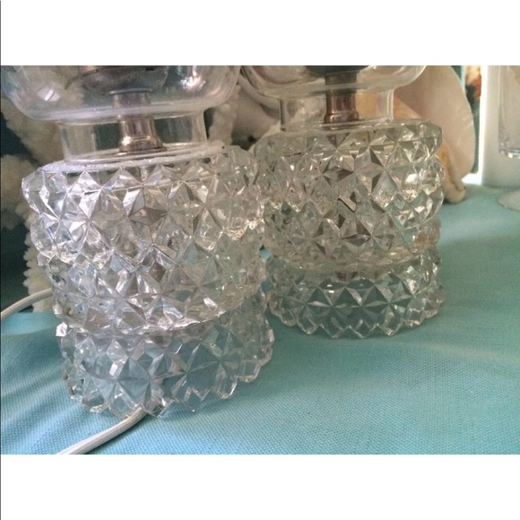 🌴🎉HP🎉 Vintage Glass BOUDOIR LAMPS with Glass Hurricanes - Picture 3 of 6